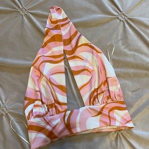 Worn once. Doesn’t fit me, I am super super small ( like 0 nothing on the top)
